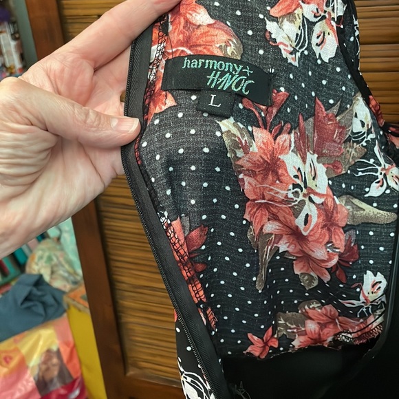 Floral romper - Harmony & Havoc size large - Picture 5 of 7